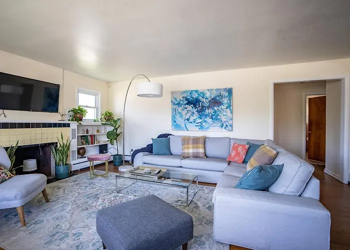 Fabulous Mid Century 4Br 3Bath House