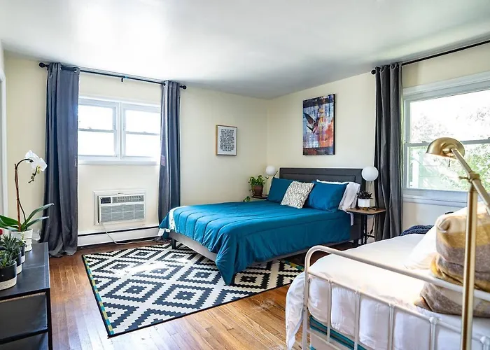 Fabulous Mid Century 4Br 3Bath House