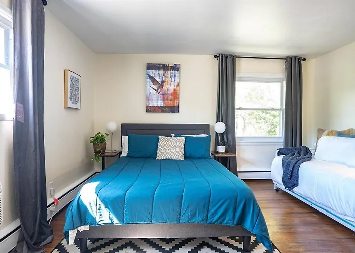 Fabulous Mid Century 4Br 3Bath House