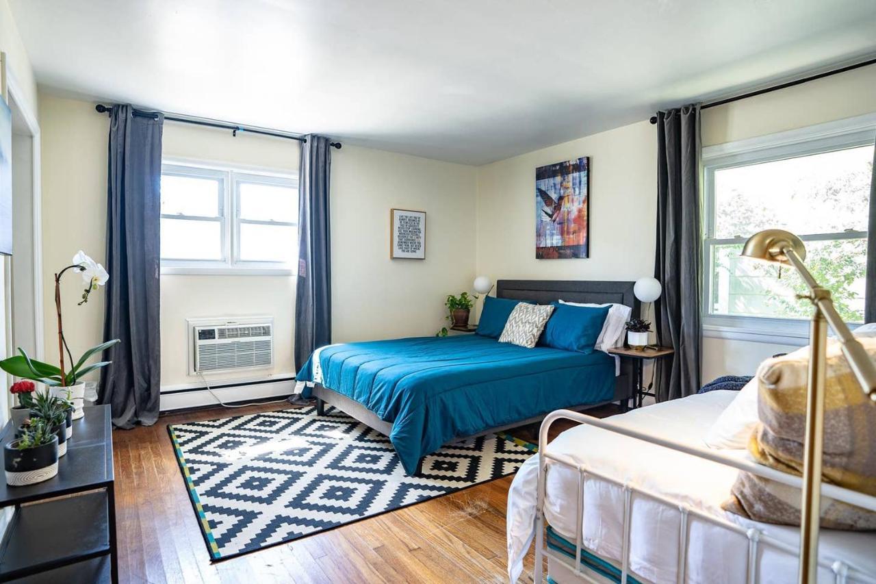 Holiday home Fabulous Mid Century 4br 3bath House *