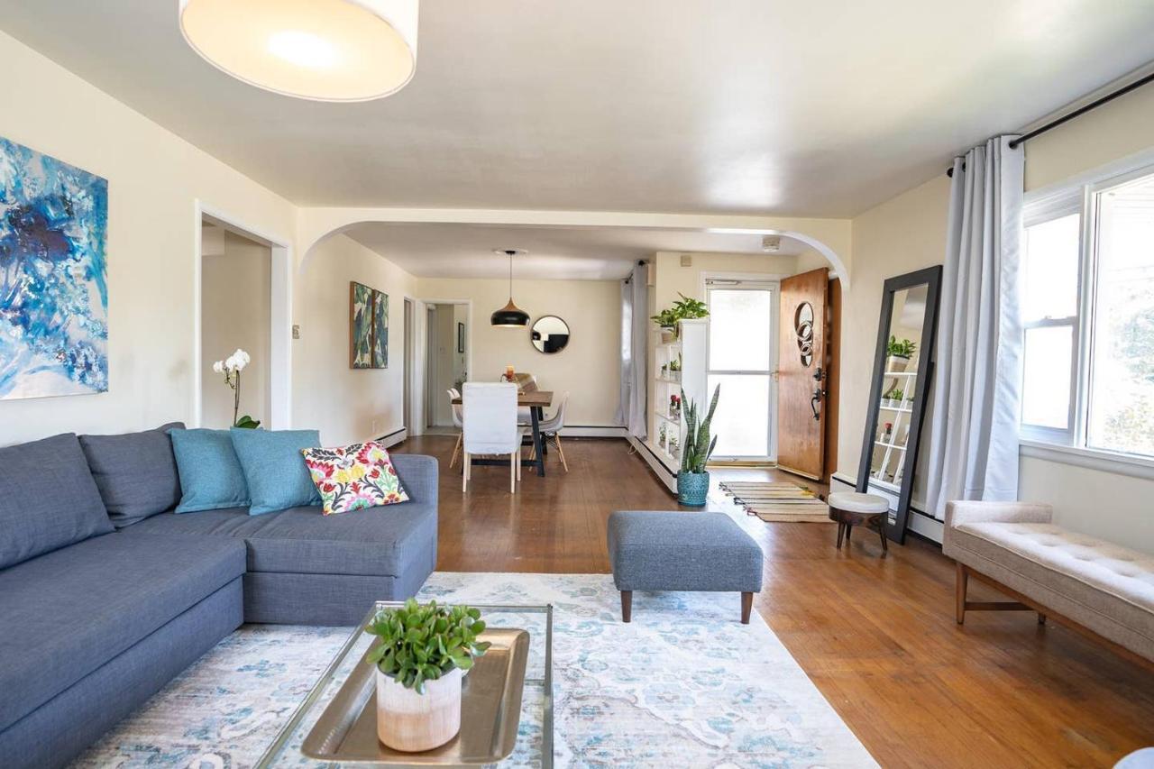 Holiday home Fabulous Mid Century 4br 3bath House *