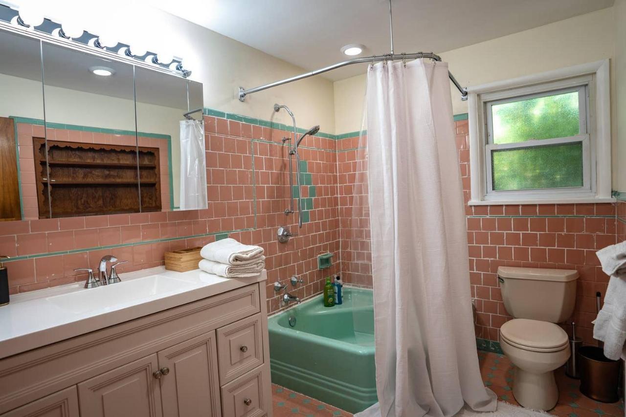 Holiday home Fabulous Mid Century 4br 3bath House Atlantic City