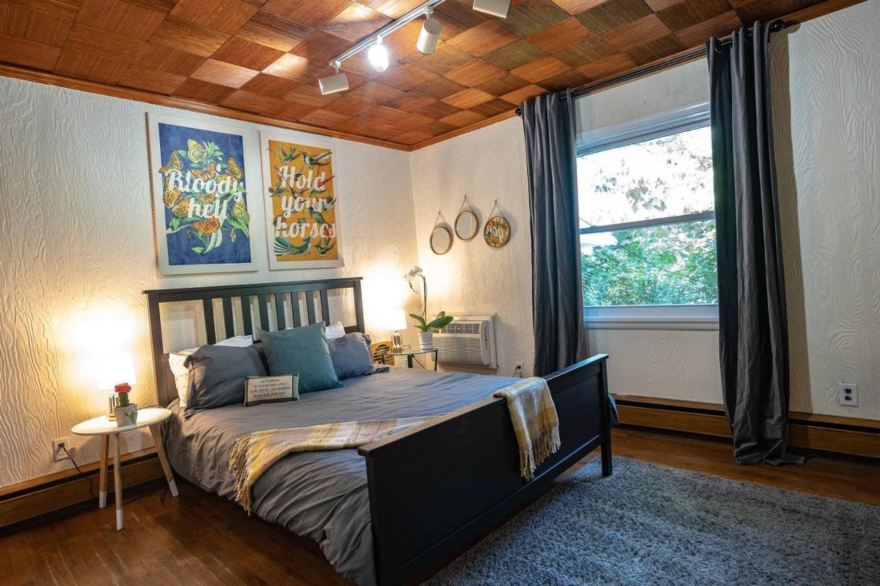 Holiday home Fabulous Mid Century 4br 3bath House