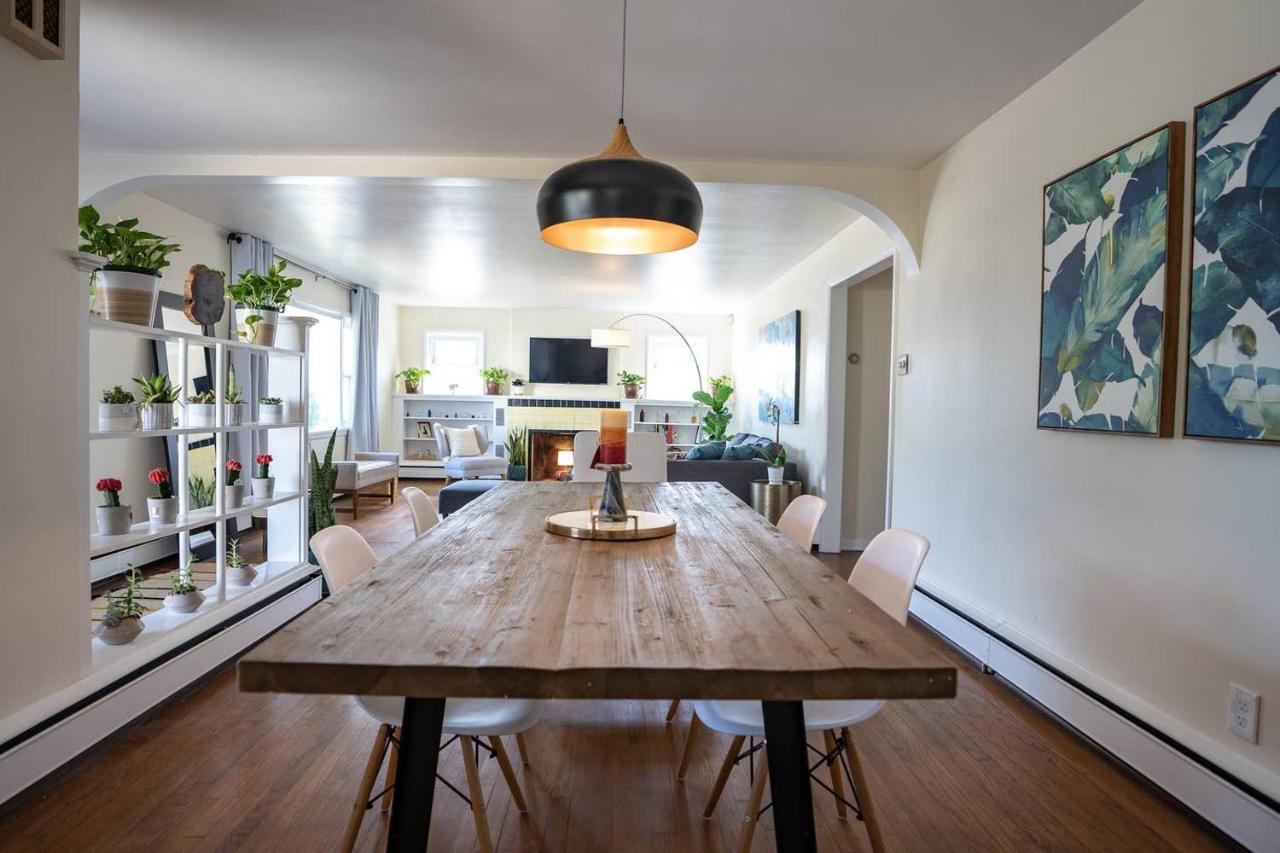 Fabulous Mid Century 4br 3bath House